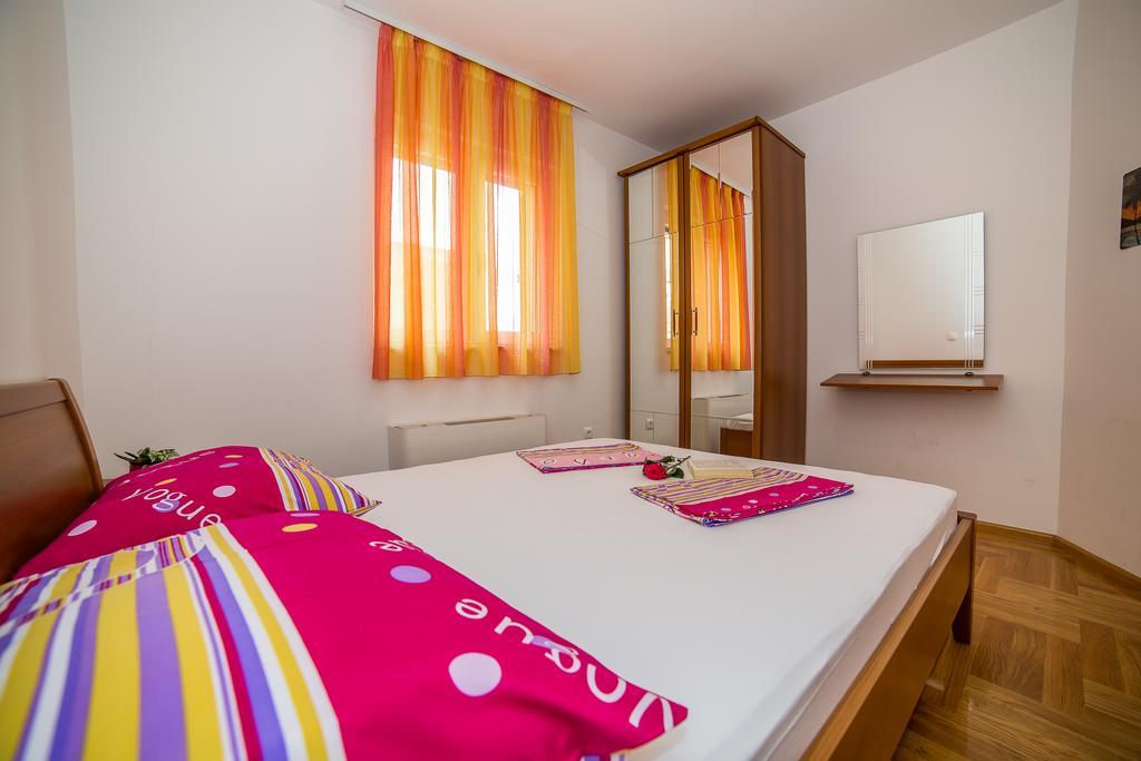 Apartments Kristina Макарска Екстериор снимка