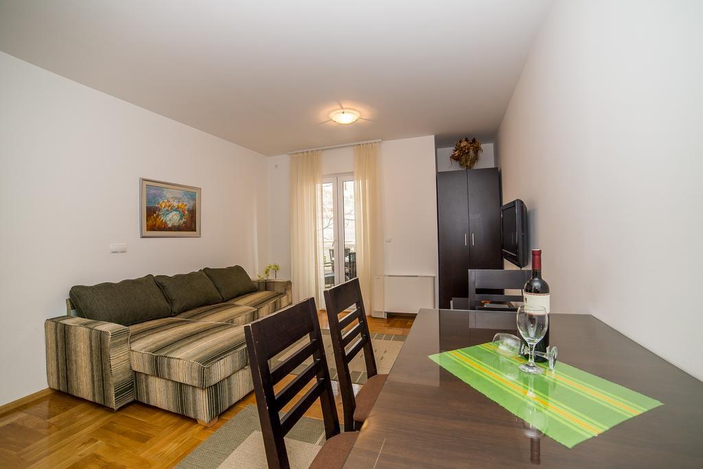 Apartments Kristina Макарска Стая снимка