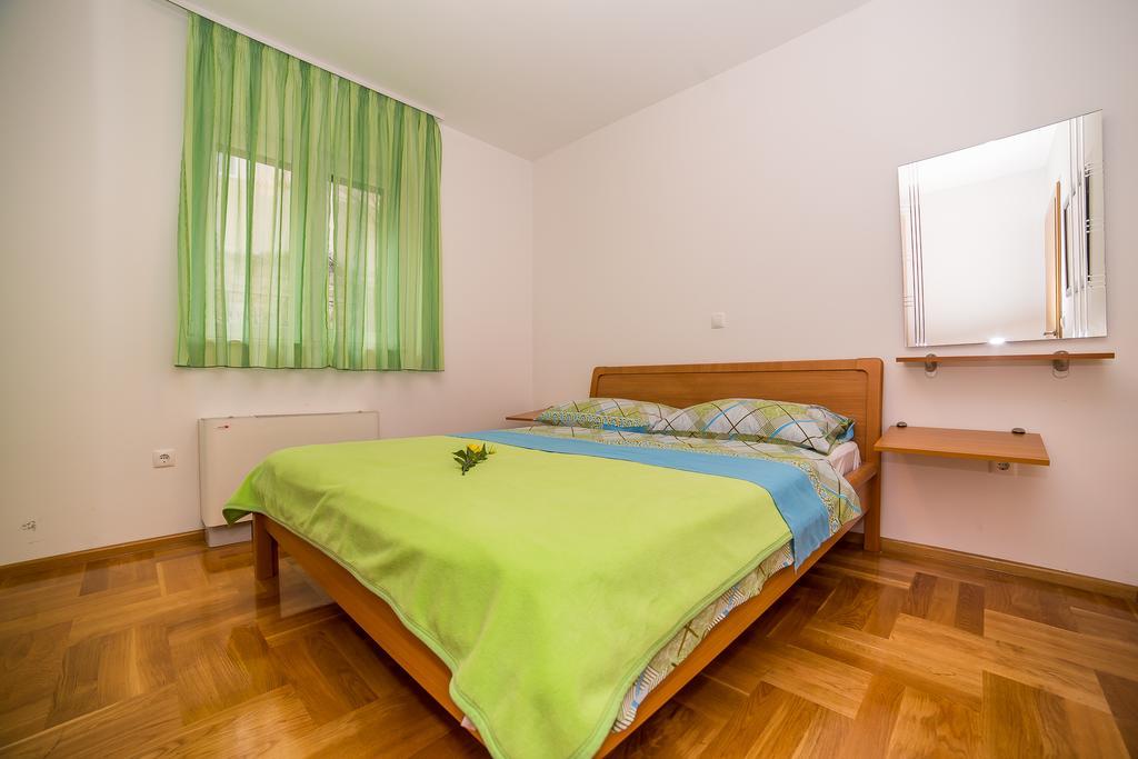 Apartments Kristina Макарска Стая снимка