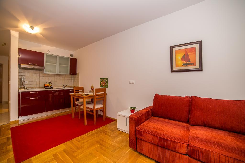 Apartments Kristina Макарска Стая снимка